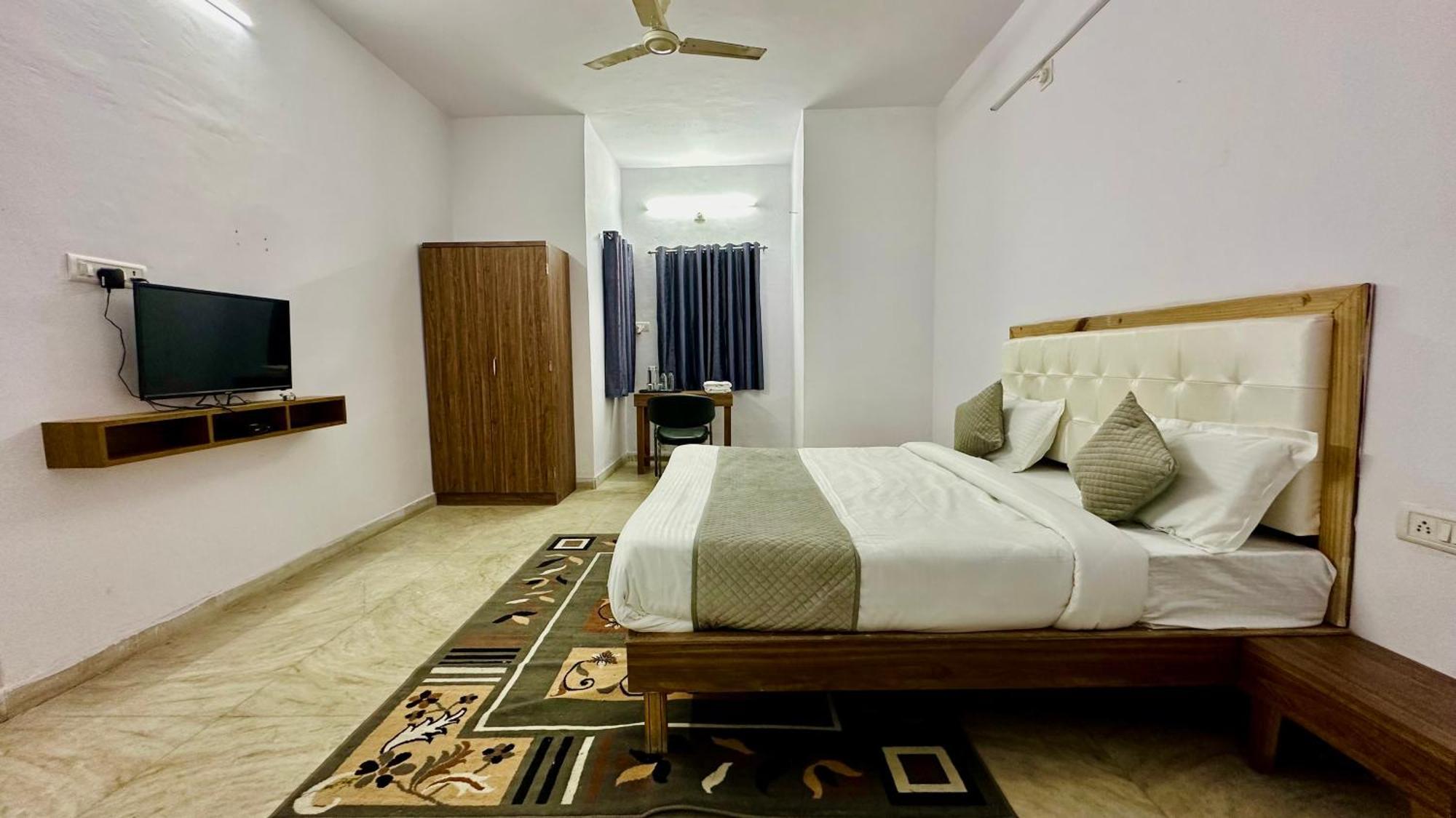 The Burj Resort Luxurious Stay Udaipur Exterior photo