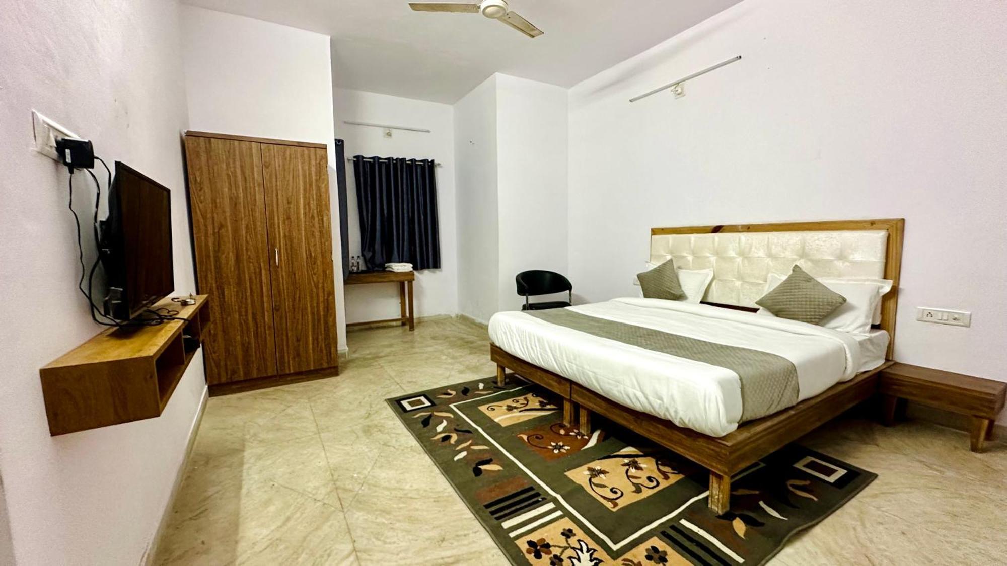 The Burj Resort Luxurious Stay Udaipur Exterior photo