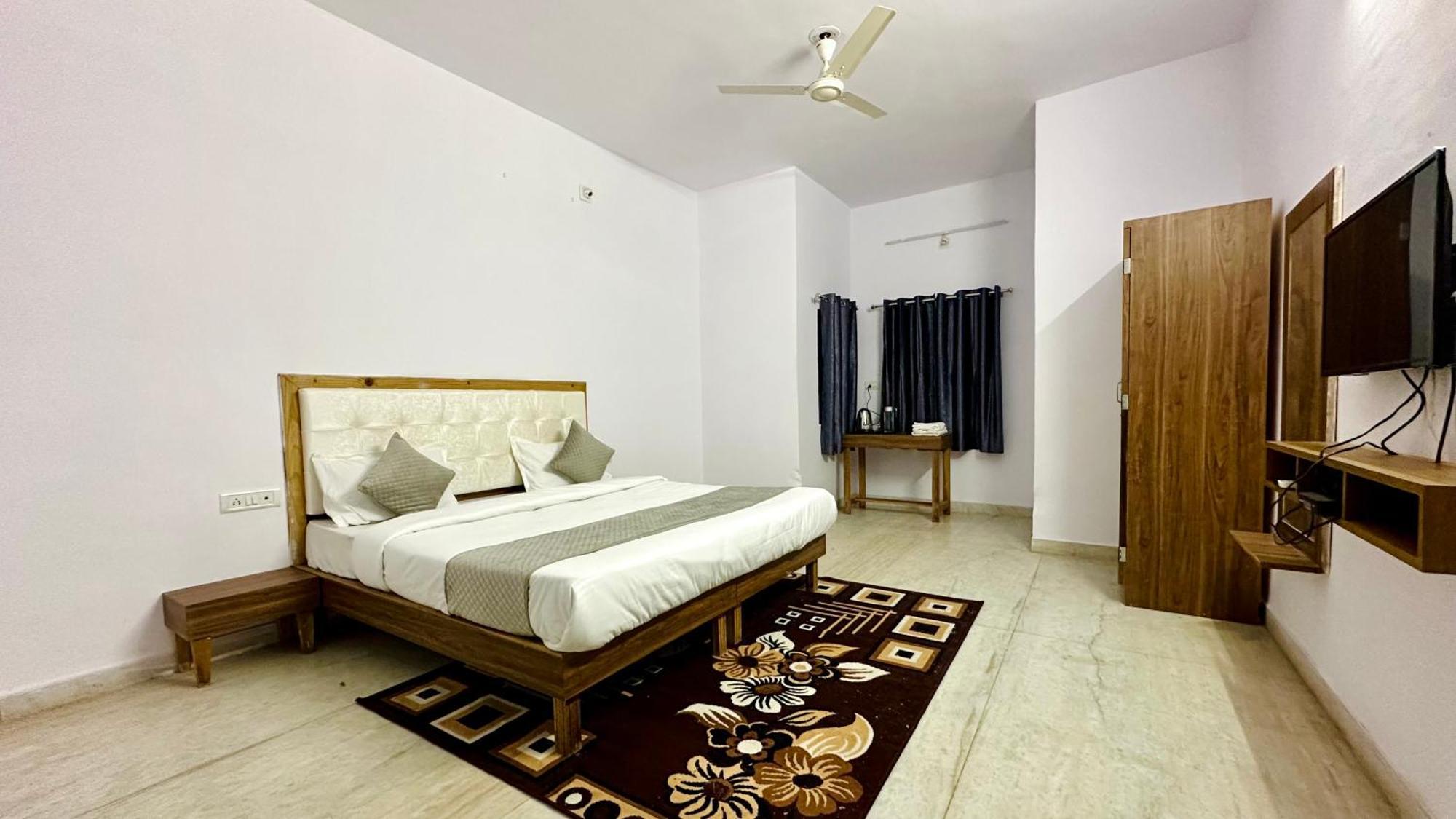 The Burj Resort Luxurious Stay Udaipur Exterior photo
