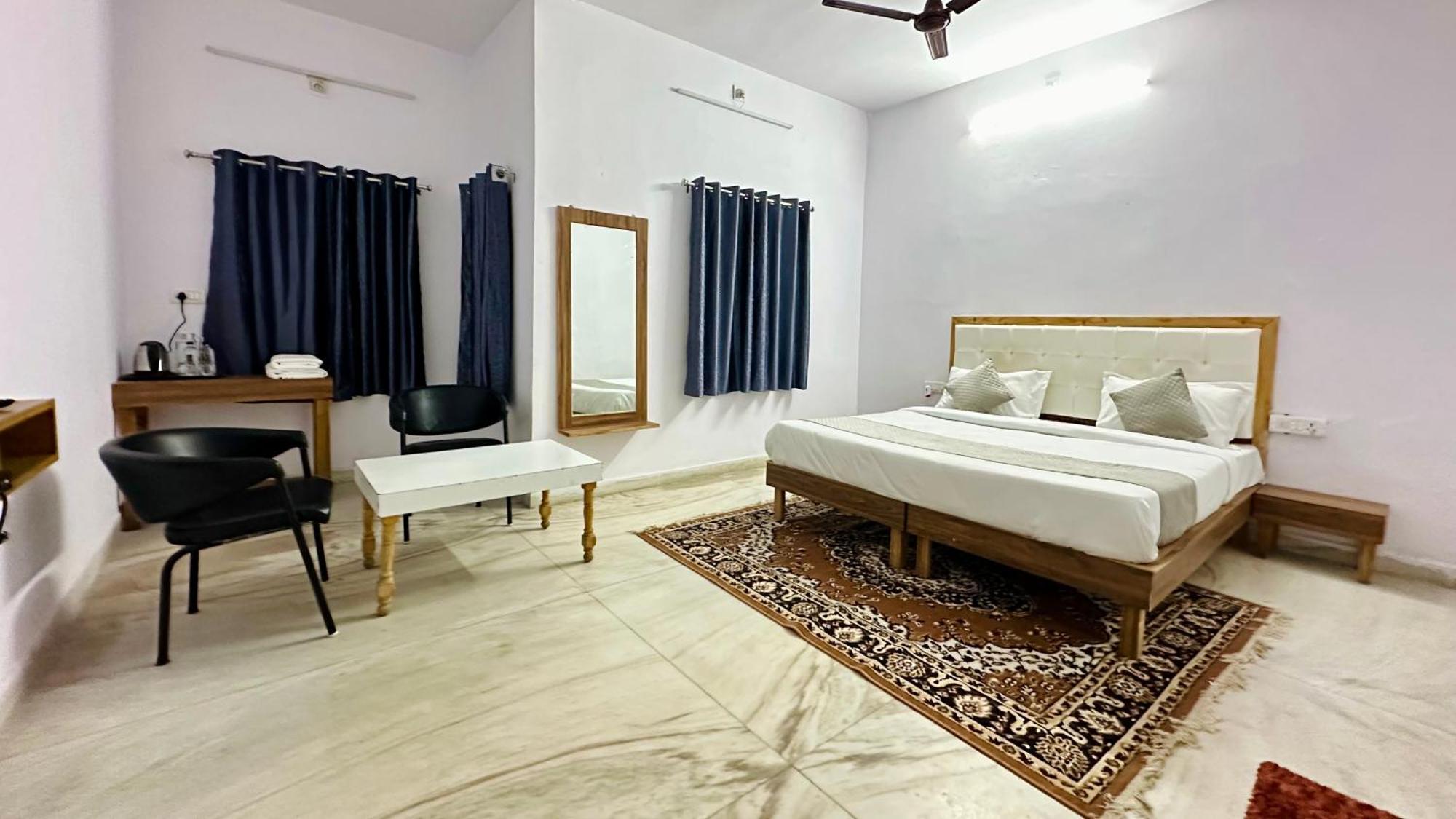The Burj Resort Luxurious Stay Udaipur Exterior photo